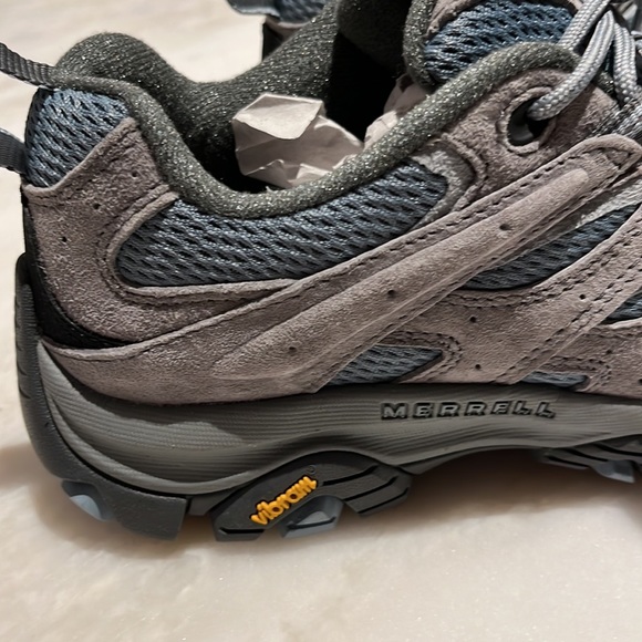 NWOT Women’s MERRELL MOAB 2 VENTILATOR HIKING SNEAKER SIZE 8 - Picture 6 of 8